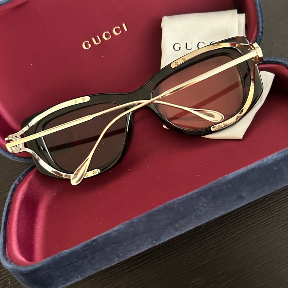 Gucci Women’s Sunglasses with Case - Never Worn, Brand New - Picture 5 of 5